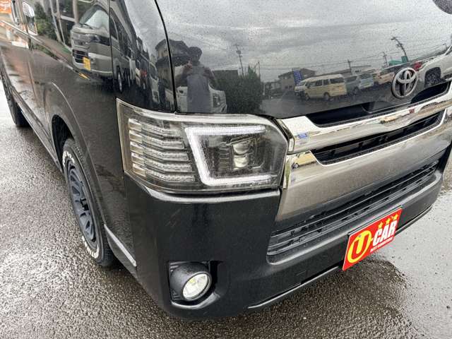 Toyota Hiace Van 11