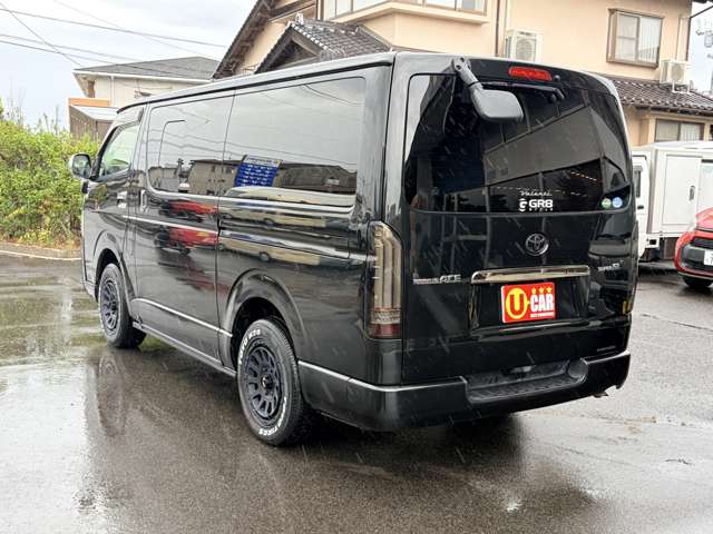Toyota Hiace Van 3