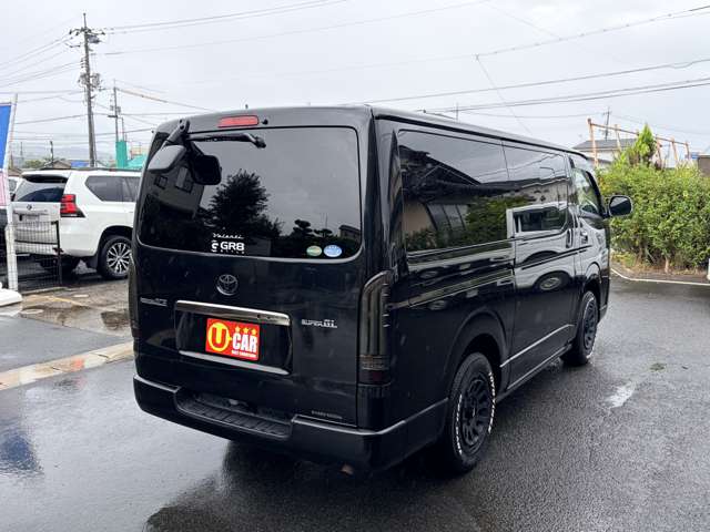 Toyota Hiace Van 5