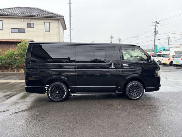 Toyota Hiace Van 8