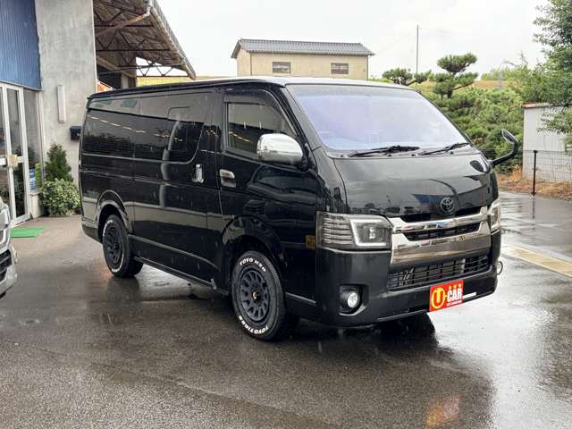 Toyota Hiace Van 9