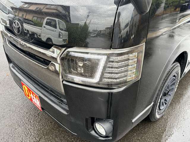 Toyota Hiace Van 10