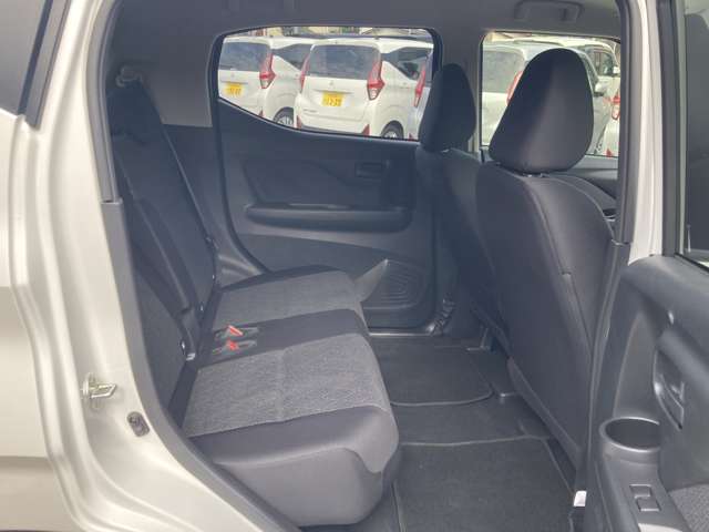 Mitsubishi eK X 7