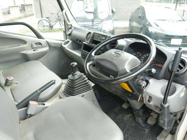 Hino Dutro 3
