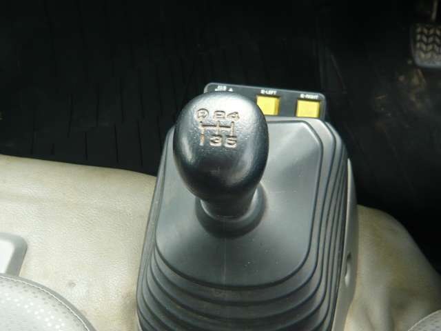 Hino Dutro 8