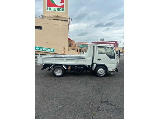 Isuzu Elf 4