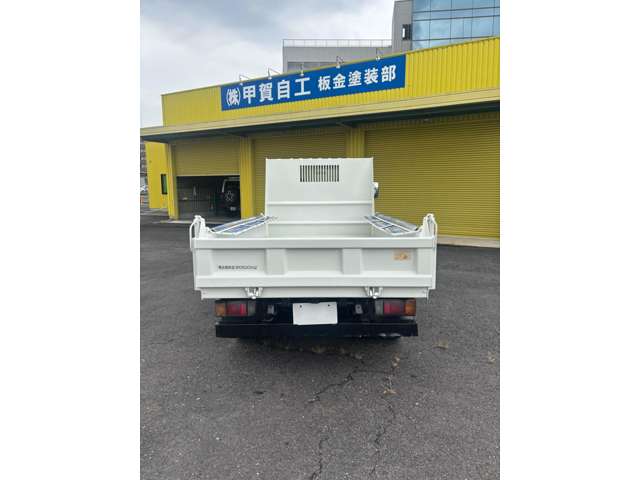 Isuzu Elf 6