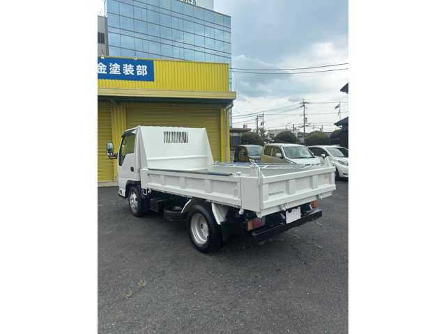 Isuzu Elf 7