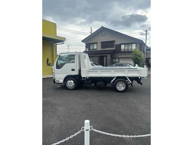 Isuzu Elf 8