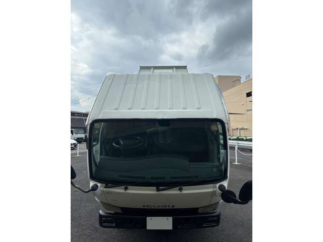 Isuzu Elf 9