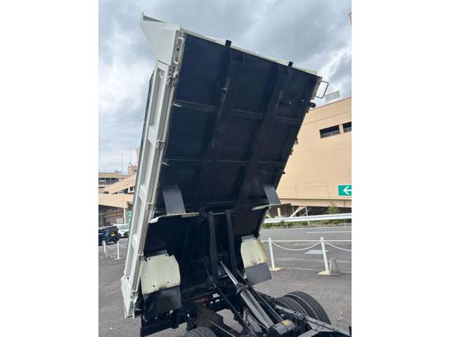 Isuzu Elf 10