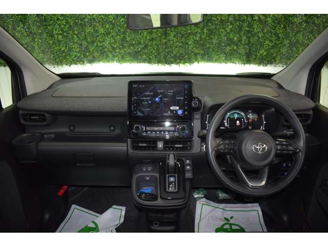 Toyota Sienta 5