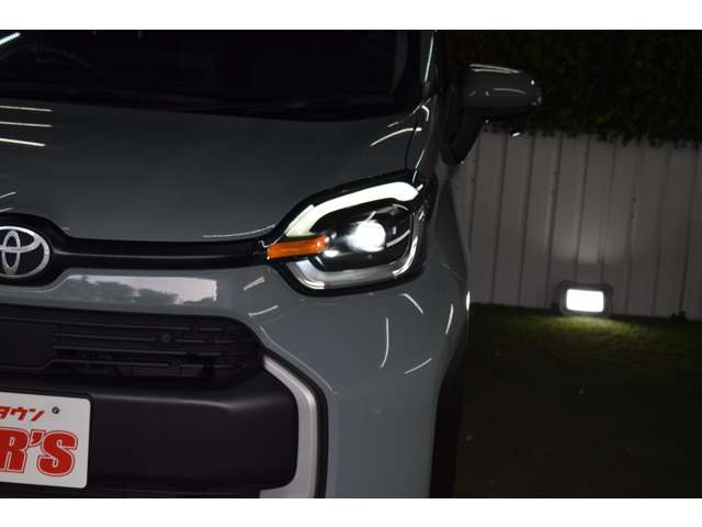 Toyota Sienta 8
