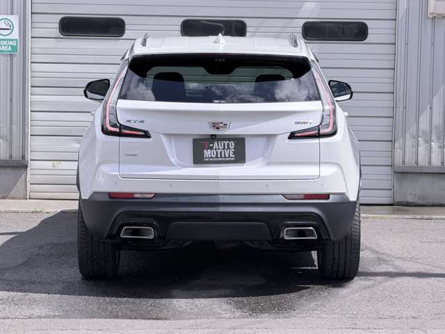 Cadillac XT4 10