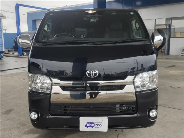 Toyota Regius Ace 2