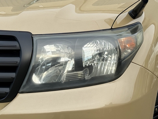 Toyota Land Cruiser 200 6
