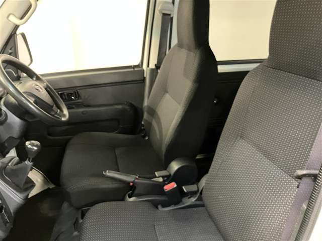Daihatsu Hijet Cargo 12