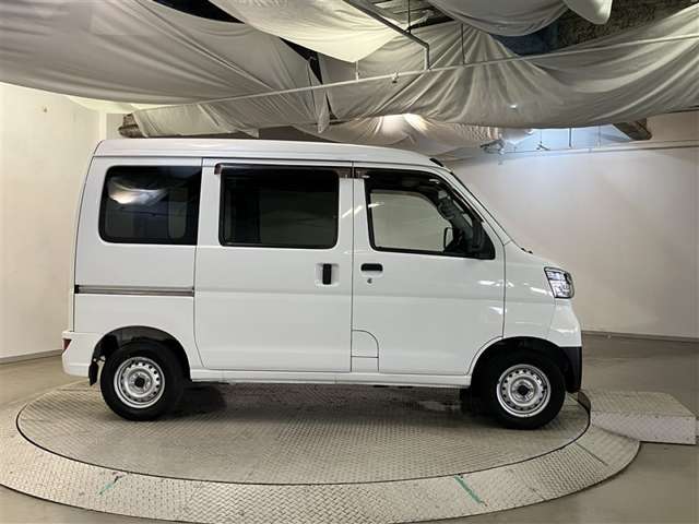Daihatsu Hijet Cargo 5
