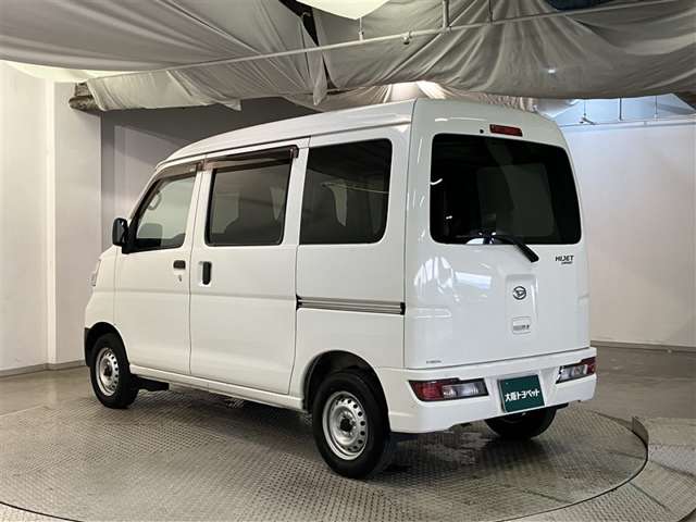 Daihatsu Hijet Cargo 6