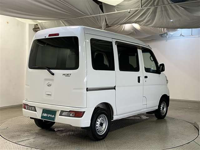 Daihatsu Hijet Cargo 8