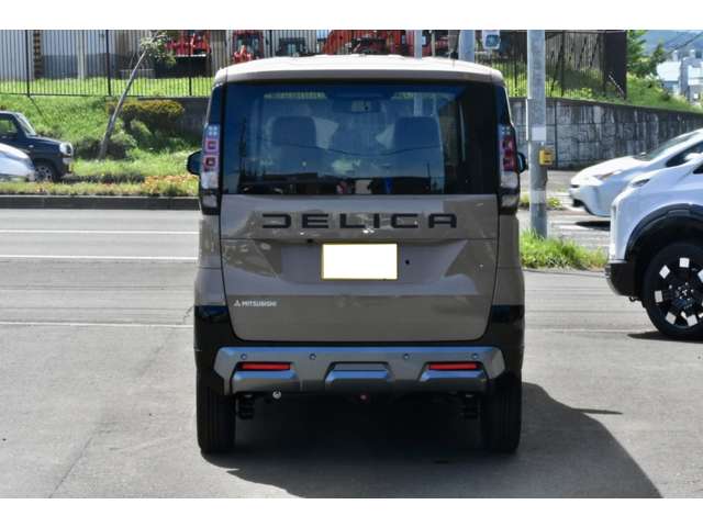 Mitsubishi Delica Mini 11