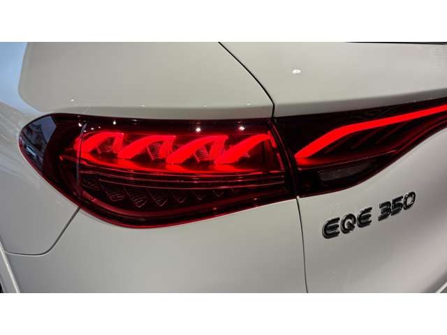 Mercedes-Benz EQE SUV 10