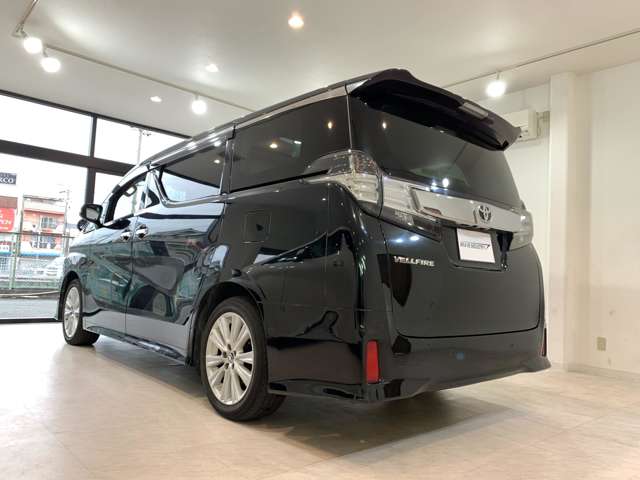 Toyota Vellfire 2