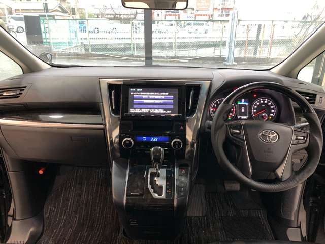 Toyota Vellfire 9