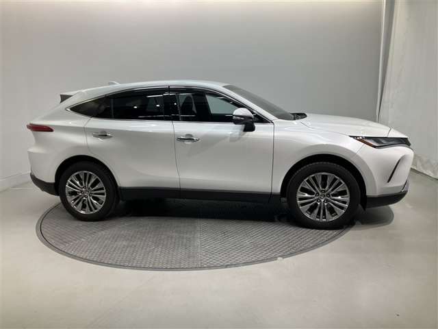 Toyota Harrier 3