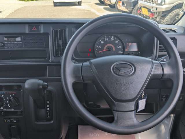 Daihatsu Hijet Cargo 11