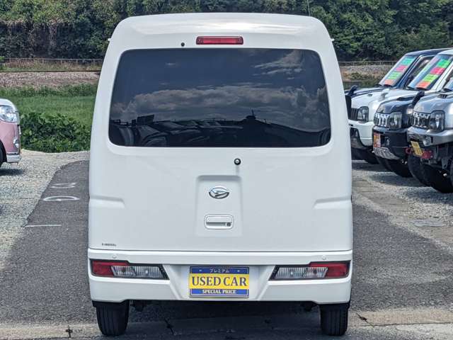 Daihatsu Hijet Cargo 7