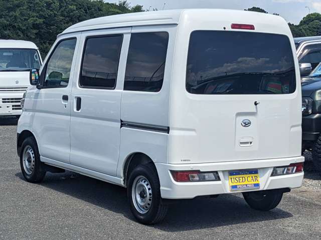 Daihatsu Hijet Cargo 8