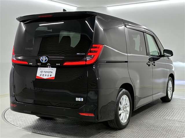 Toyota Noah 5