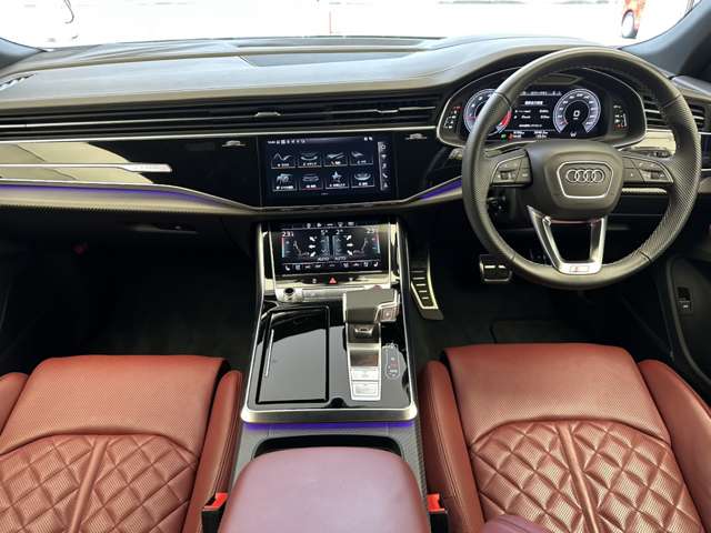 Audi SQ8 3
