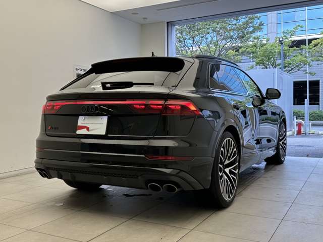 Audi SQ8 7