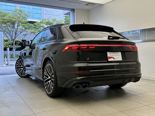 Audi SQ8 9