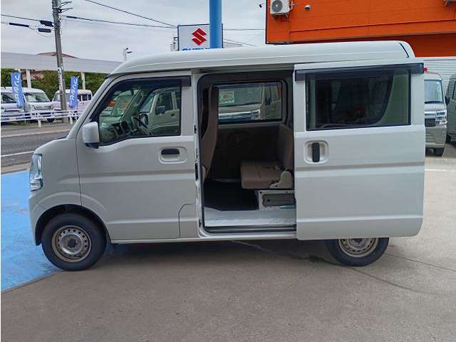 Nissan NV100 Clipper 10