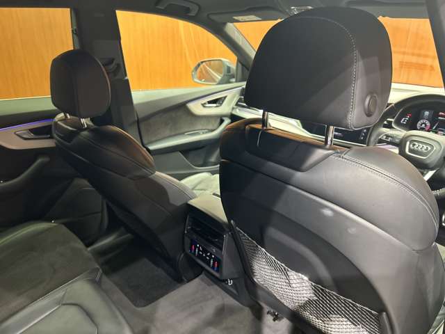 Audi Q8 7