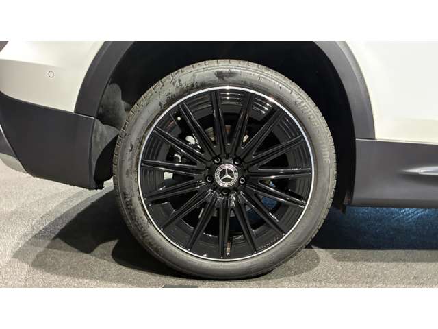 Mercedes-Benz GLB 8