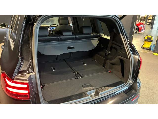Mercedes-Benz GLB 11