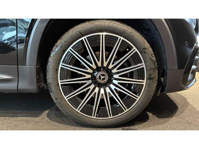 Mercedes-Benz GLB 6