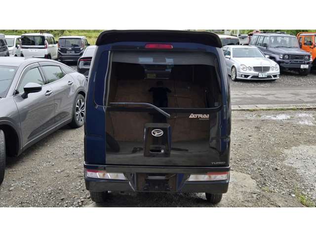 Daihatsu Hijet Cargo 9