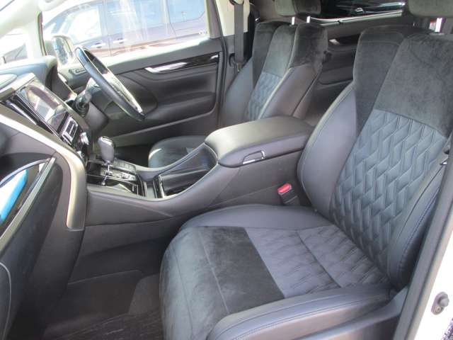 Toyota Alphard 12