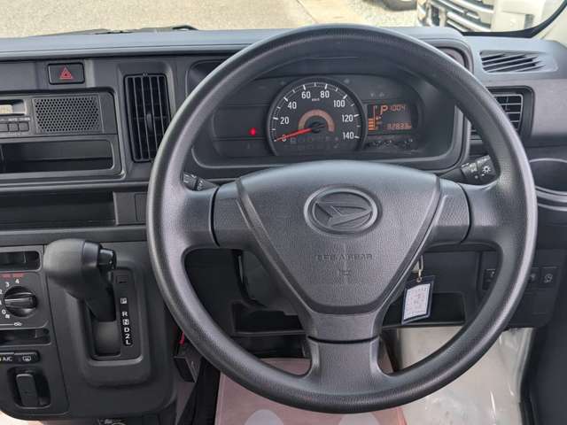 Daihatsu Hijet Cargo 11