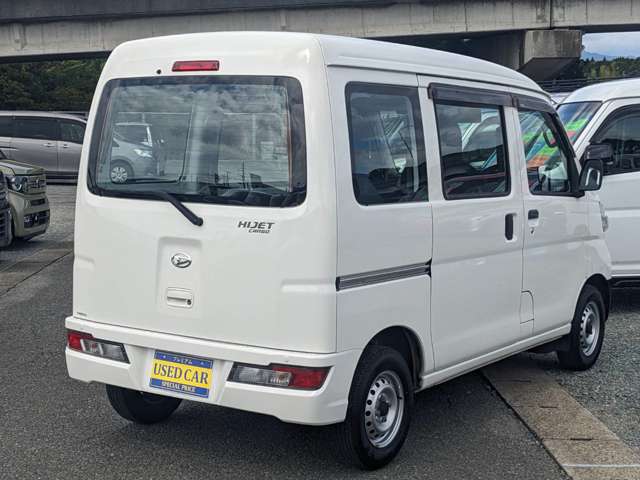 Daihatsu Hijet Cargo 6