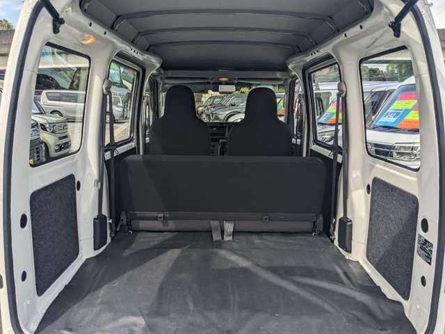 Daihatsu Hijet Cargo 9