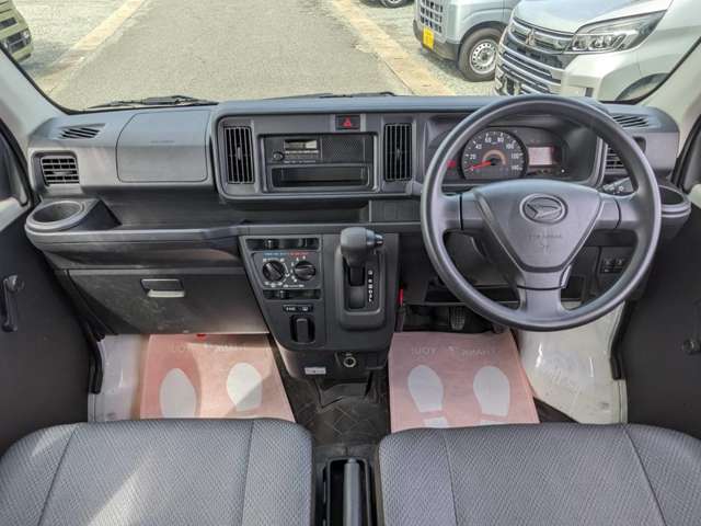 Daihatsu Hijet Cargo 10