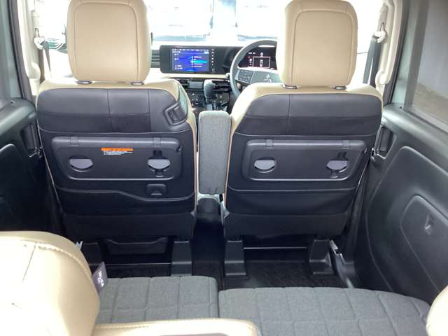 Mitsubishi Delica Mini 8