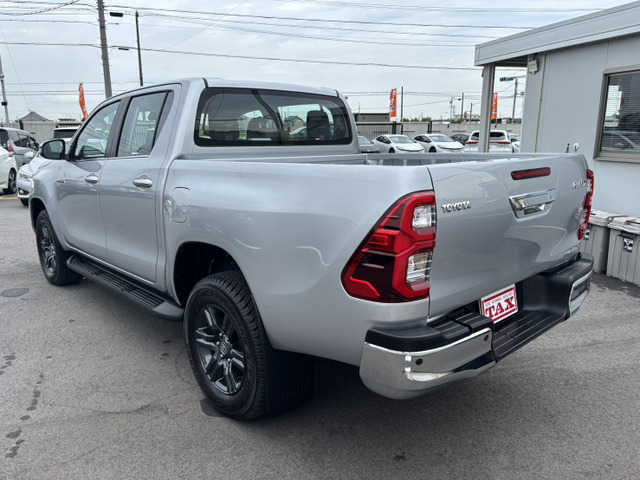 Toyota Hilux 9