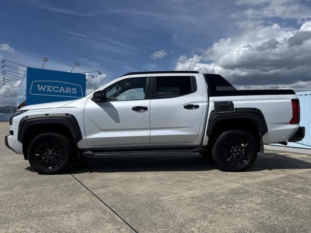 Mitsubishi Triton 5